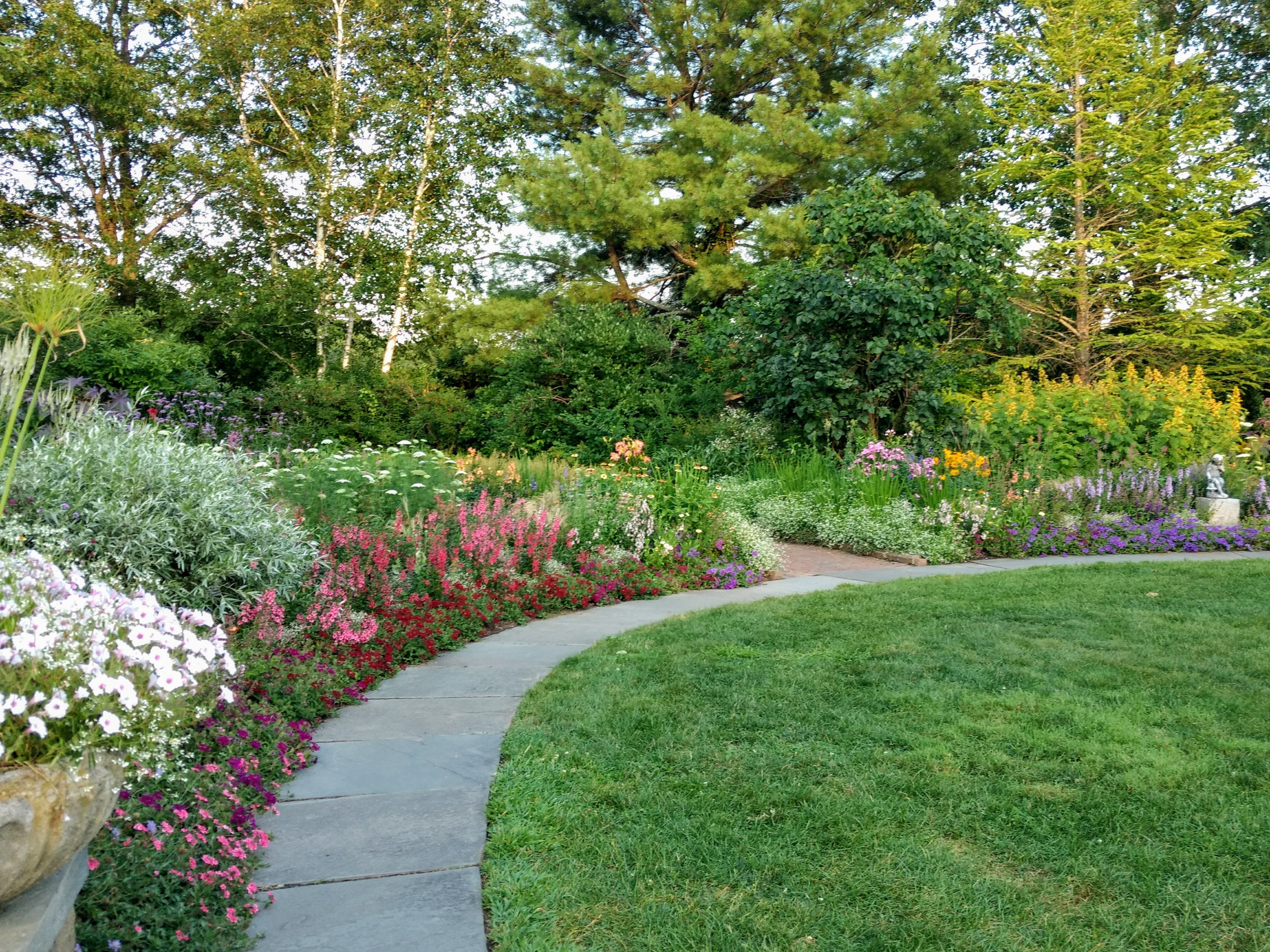 Благоустройство участка частного дома в Уфе и Республике Башкортостан